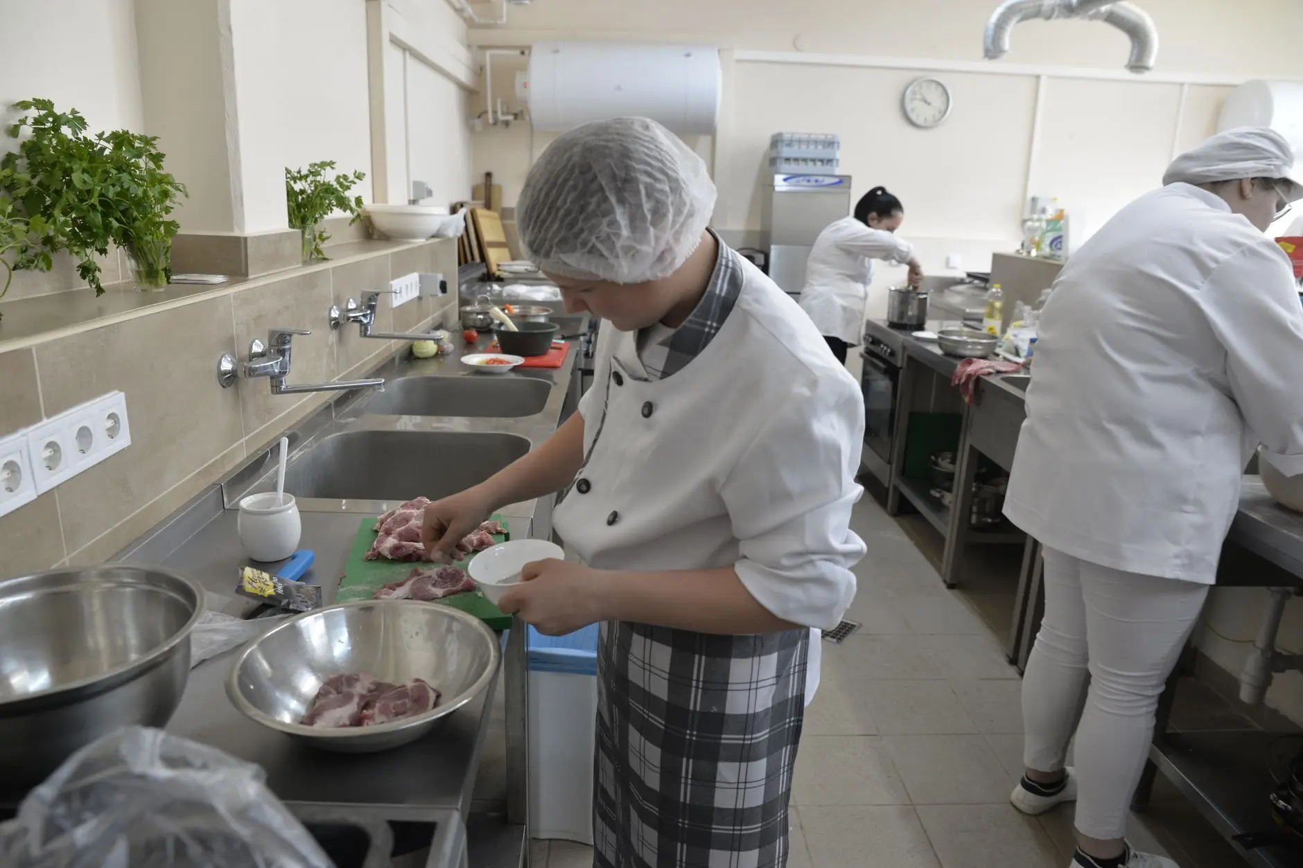 天津家居收纳行业发展趋势与置物架技术升级分析