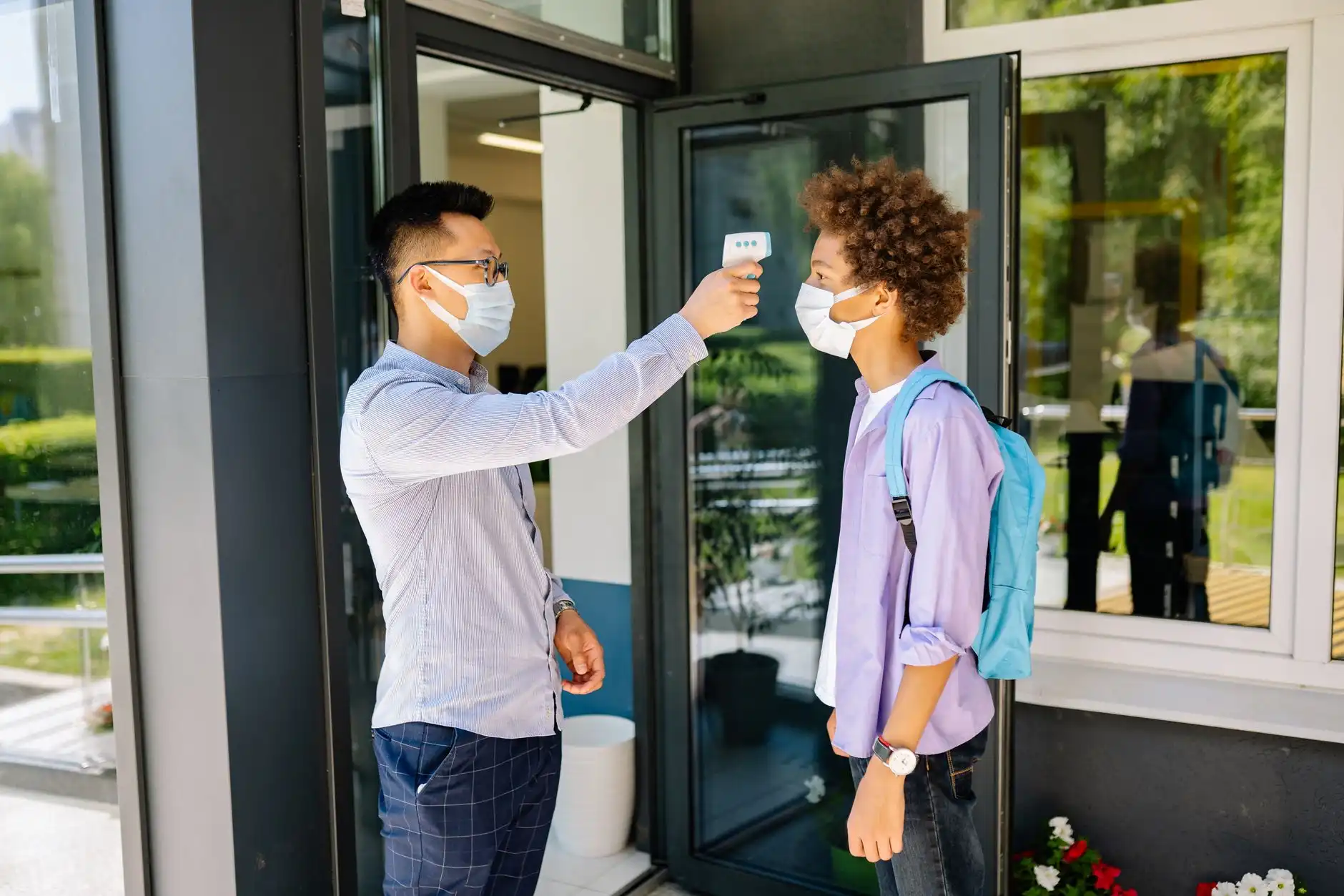 瑞霖达置物架承重与空间适配：家庭及租房场景应用案例