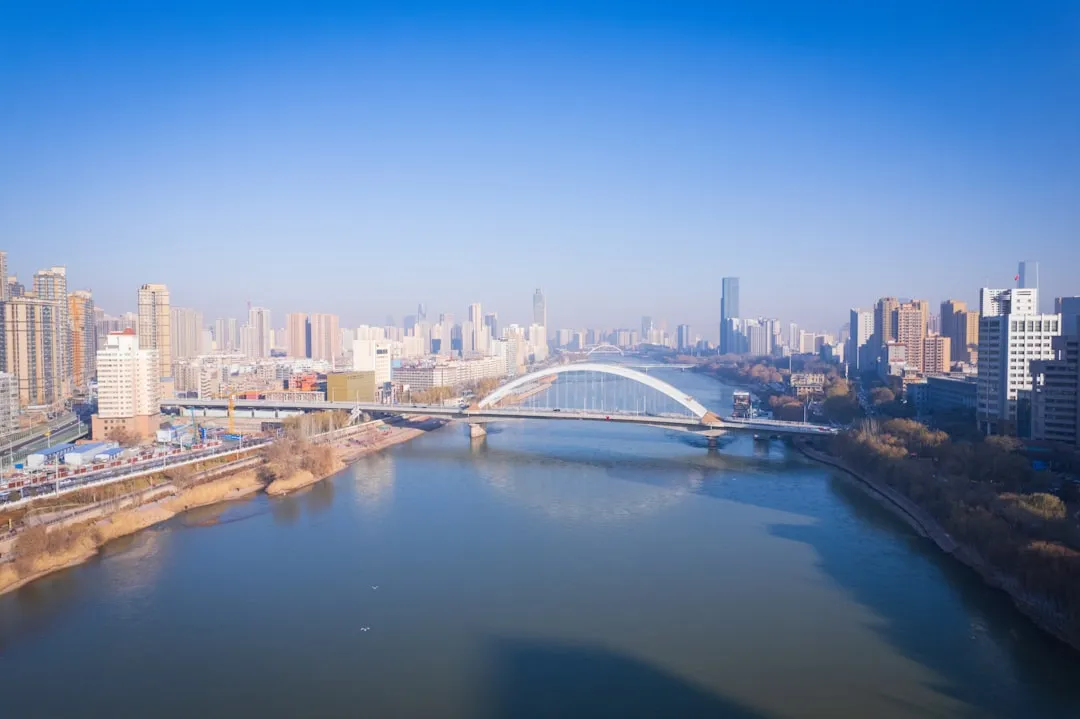 2025年家居收纳行业三大技术趋势及其对置物架设计的影响