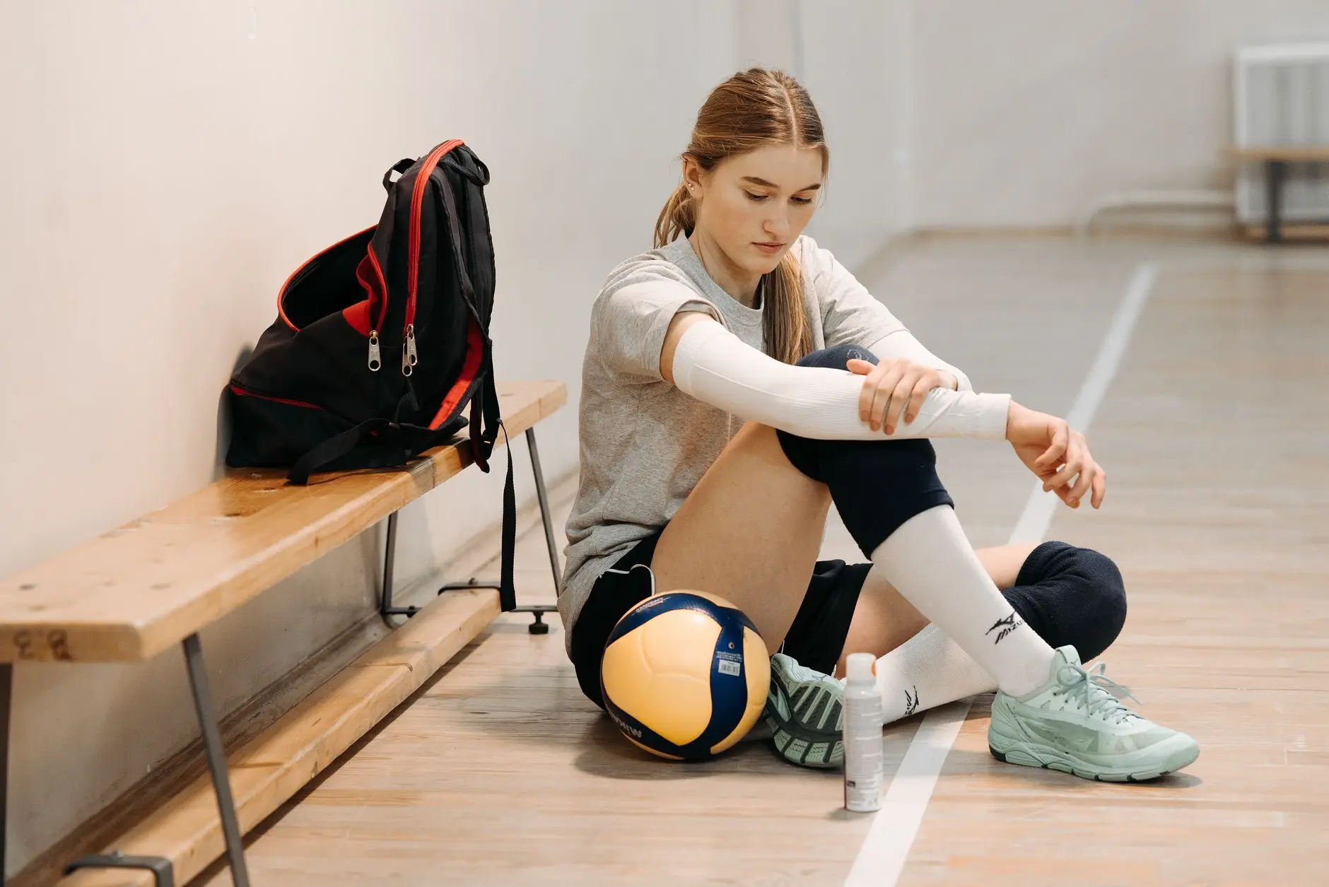 浴室置物架选材工艺对比：不锈钢与碳钢的防潮性能分析
